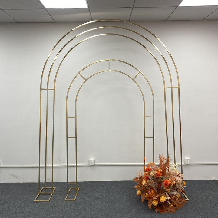 Arc-shaped double bar arch with gilded wedding props and iron craftsmanship